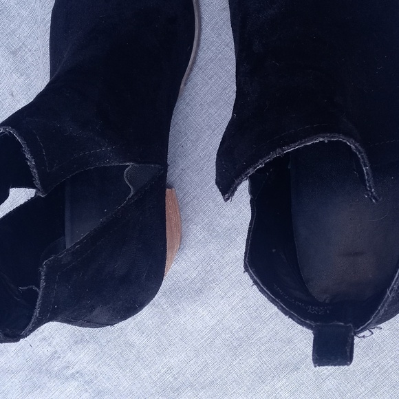 Torrid - Picture 2 of 5